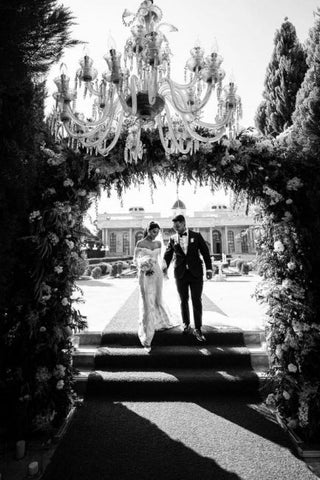 Fabulous Off-the-shoulder Long-Sleeve Mermaid Floor-Length Lace Wedding Dresses with Chapel Train