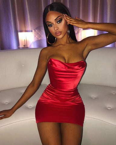 Elegante vestido corto rojo sin tirantes para baile de bienvenida Y15