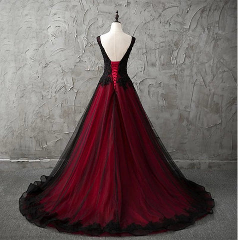Robe de mariée gothique noire et rouge sans manches à col en V, ornée d'appliqués de dentelle et de perles, style champêtre chic, dos nu, référence Y1461