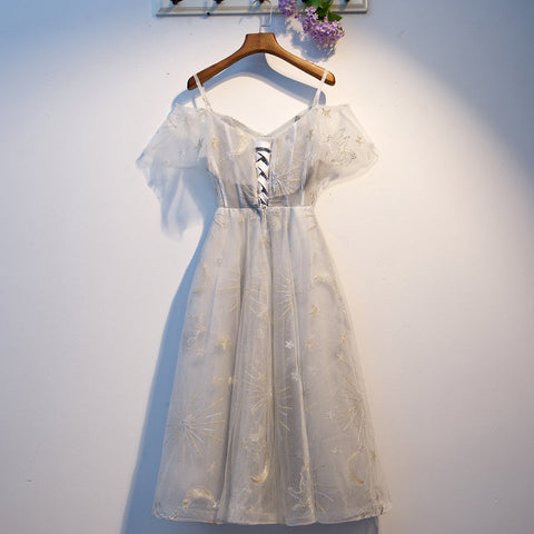 Lindo vestido corto de tul gris para baile de bienvenida s96