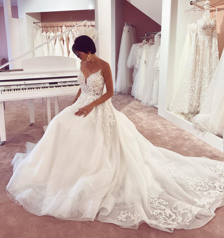 Glamorous Long A-Line V-neck Appliques Lace Tulle Wedding Dress
