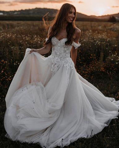 Gorgeous Long A-line Off-the-shoulder Tulle Wedding Dress with Appliques Lace