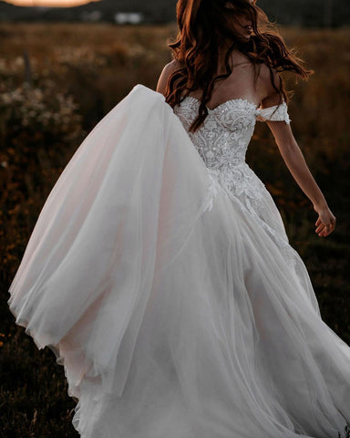 Gorgeous Long A-line Off-the-shoulder Tulle Wedding Dress with Appliques Lace