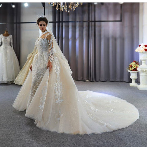 Gorgeous Long A-Line Sweetheart Appliques Lace Wedding Dress with Sleeves