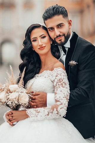 Gorgeous White Long Sleeves Lace Ball Gown Aline Floral Tulle Wedding Dresses