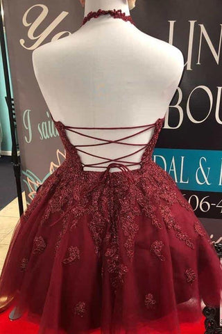 Vestido de fiesta estilo halter burdeos con encaje, corte en A y espalda descubierta PD373