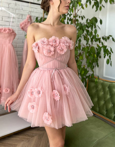 Vestido corto de corte A para baile de bienvenida con flores hechas a mano