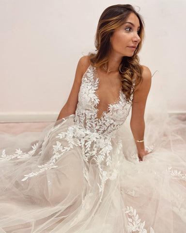Long A-Line V-neck Appliques Lace Tulle Backless Wedding Dress