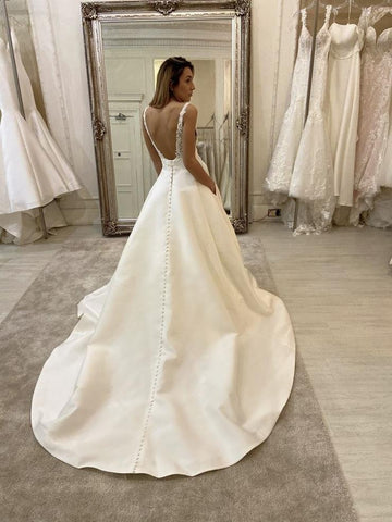 Long A-Line V-neck Spaghetti Straps Backless Wedding Dress With Pockets