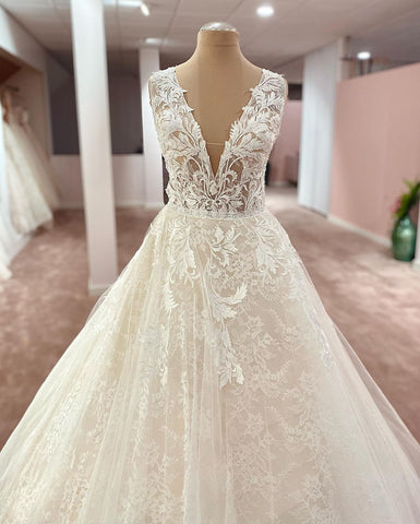 Long A-Line V-neck Wide Straps Appliques Lace Tulle Wedding Dress
