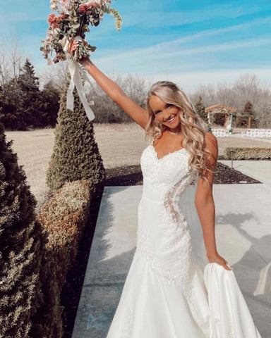 Long Mermaid V-neck Spaghetti Straps Appliques Lace Wedding Dress