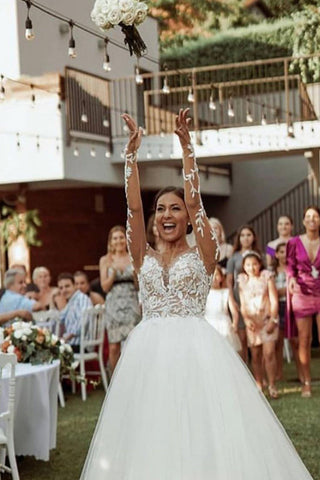 Long Sleeve A-line Sweetheart Tulle Lace Wedding Dress