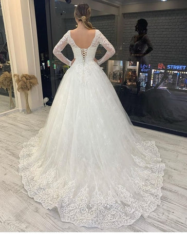 Long Sleeve A-Line V-neck Appliques Lace Backless Tulle Wedding Dress