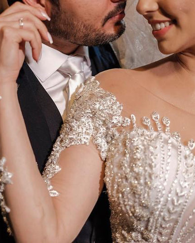 Long Sleeves Mermaid Off-the-shoulder Tulle Wedding Dress with Appliques Lace