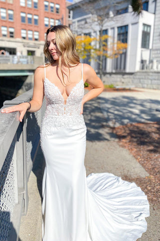 Long Sweetheart Appliques Lace Open Back Mermaid Wedding Dress
