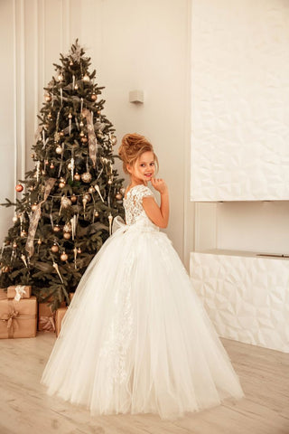 Lovely Long Princess Tulle Lace Flower Girl Dress