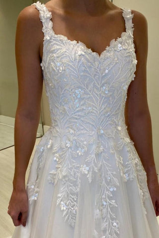 Luxurious A-Line Lace Sweetheart Sleeveless White Long Wedding Dress With Appliques