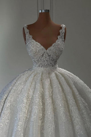 Luxurious Straps Sweetheart Lace Sleeveless Ball Gown Wedding Dresses