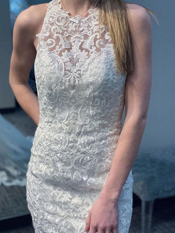 Robe de mariée sirène en dentelle avec traîne semi-cathédrale et dos nageur WD492