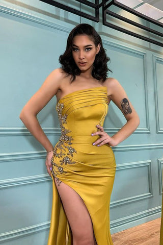 Robe de soirée sirène moderne avec appliques, fente et bustier