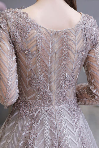 Robe de bal princesse modeste à manches longues et col en V, ornée de sequins, coupe trapèze.