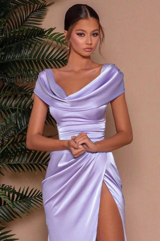 Robe de bal sirène longue en satin stretch, coupe modeste, avec fente. Fente élégante.