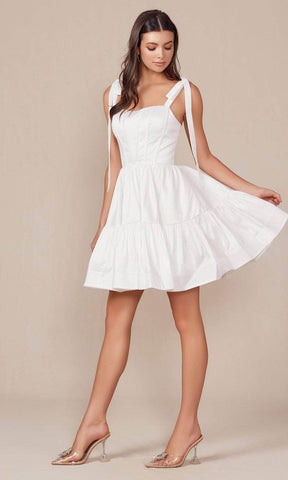 Vestido de cóctel con escote corazón y tirantes