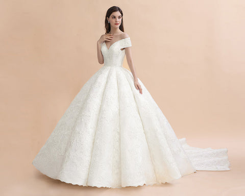Off Shoulder Floor Length Bridal Gowns Lace Appliques Chapel Train Wedding Dress