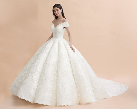Off Shoulder Floor Length Bridal Gowns Lace Appliques Chapel Train Wedding Dress