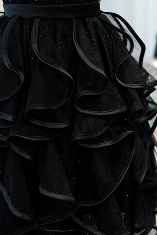 Vestido corto de tul con tirantes finos y corte en A para baile de bienvenida