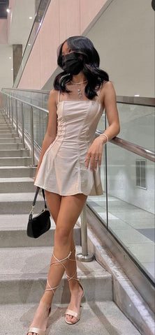 Robe de soirée courte trapèze à fines bretelles Y630