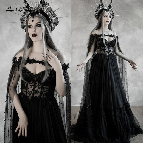Robe de mariée noire style gothique de conte de fées Baoleely Lakshmigow avec corsage corset à coupes, robe de mariée fantaisie, cape de mariage d'Halloween