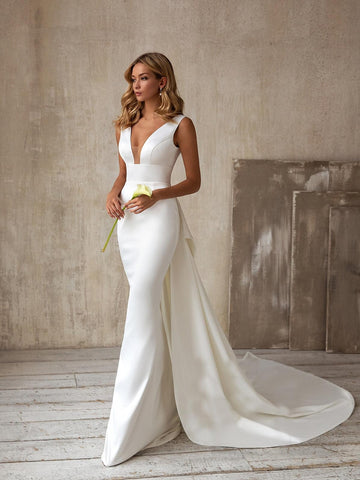 Robe de mariée sirène en satin, simple et élégante, avec surjupe amovible à nœud papillon (collection 2025), disponible en grandes tailles.