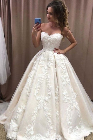 Romantic Long Ball Gowns Sweetheart Wedding Dress With 3D Floral Appliques Lace