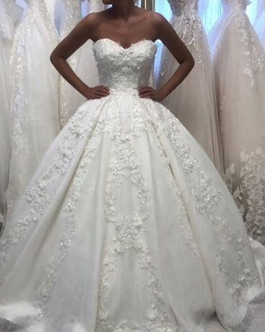 Romantic Long Ball Gowns Sweetheart Wedding Dress With 3D Floral Appliques Lace