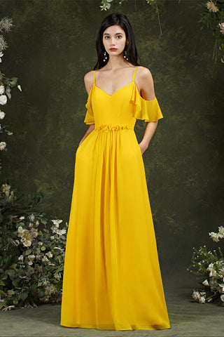 Robe de bal longue en tulle à fines bretelles et volants, coupe trapèze