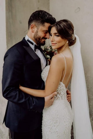 Sexy Spaghetti Strap Sleeveless Mermaid Lace Wedding Dresses with Chapel Train