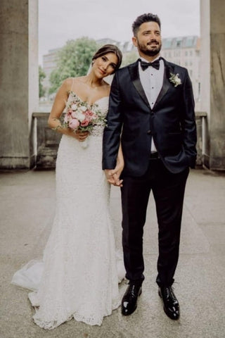 Sexy Spaghetti Strap Sleeveless Mermaid Lace Wedding Dresses with Chapel Train