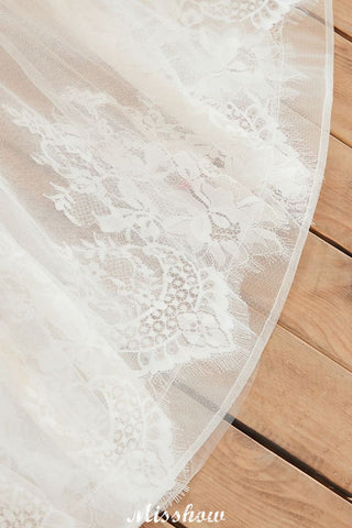 Sexy V-neck Princess Tulle Wedding Dress with Lace Appliques