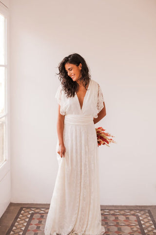 Simple Long A-line Open Back Sleeveless V-neck Lace Wedding Dress