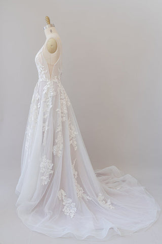 Spaghetti Strap Lace Appliques Tulle Wedding Dress