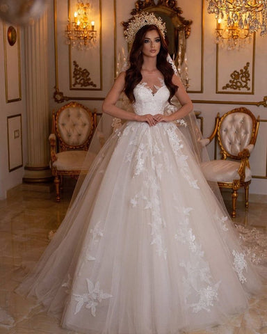 Stunning Long A-Line Bateau Tulle Wedding Dress With Appliques Lace