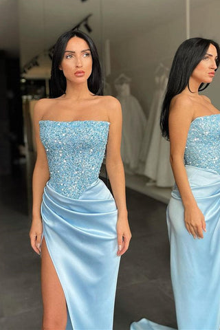 Robe de bal tendance bleu ciel à sequins et fente haute, sans bretelles