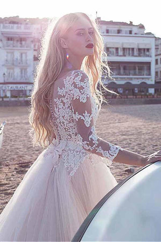 Tulle Scoop Neckline  A-line Wedding Dress With Lace Appliques WD188