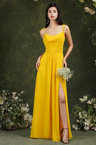 Robe de bal trapèze en tulle à fines bretelles et fente sur le devant