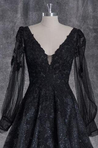 Vintage A-Line Black V-neck Wedding Dresses With Long Sleeves