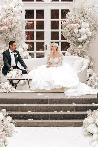 Vintage White Long Sleeve Ball Gown Satin Wedding Dresses With Lace