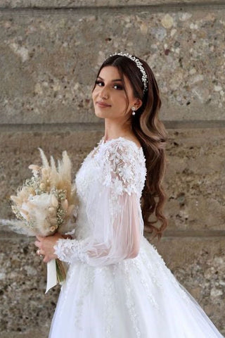 White A-line Long Sleeves Tulle Wedding Dress With Lace